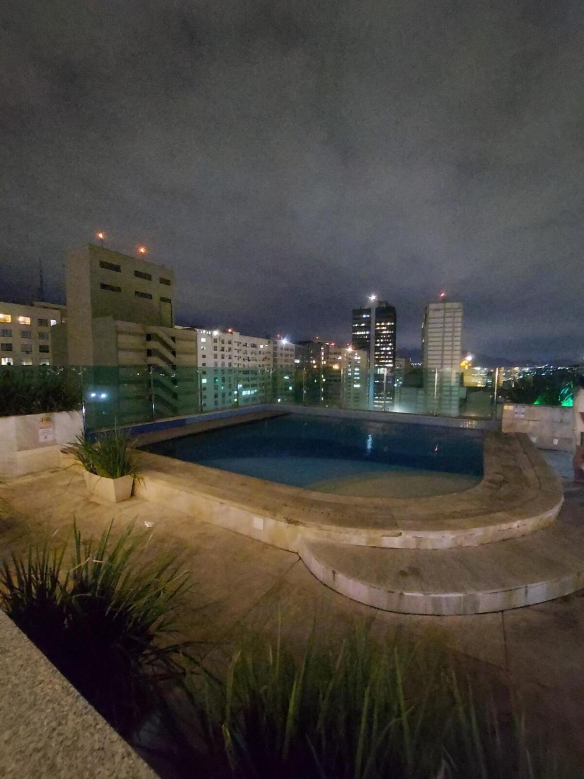Com Piscina No Rooftop *